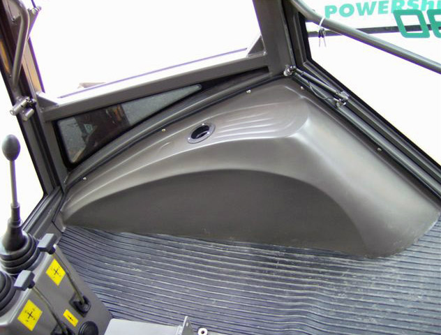 backhoe-loader-880-5-1