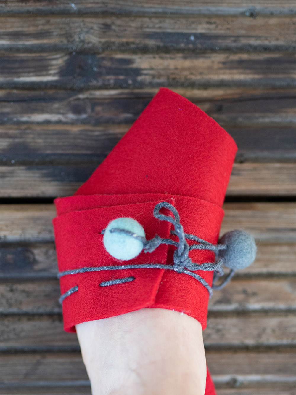 dancing-red-slippers-twine