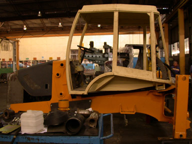 backhoe-loader-885-11