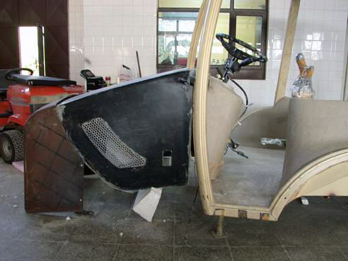 backhoe-loader-885-13